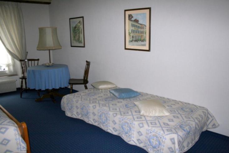 Hotel Zum Alten Schweizer Twann Quarto foto
